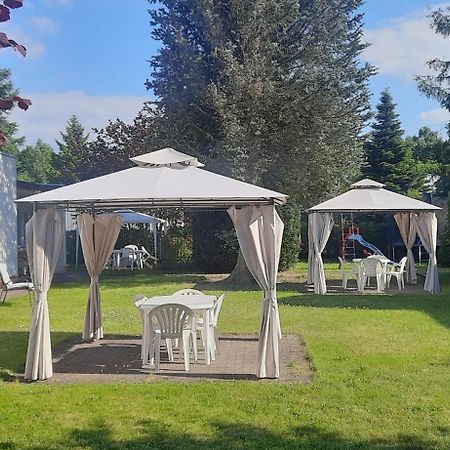 Hotel Dom Wczasowy Lodzianka Mrzeżyno Esterno foto
