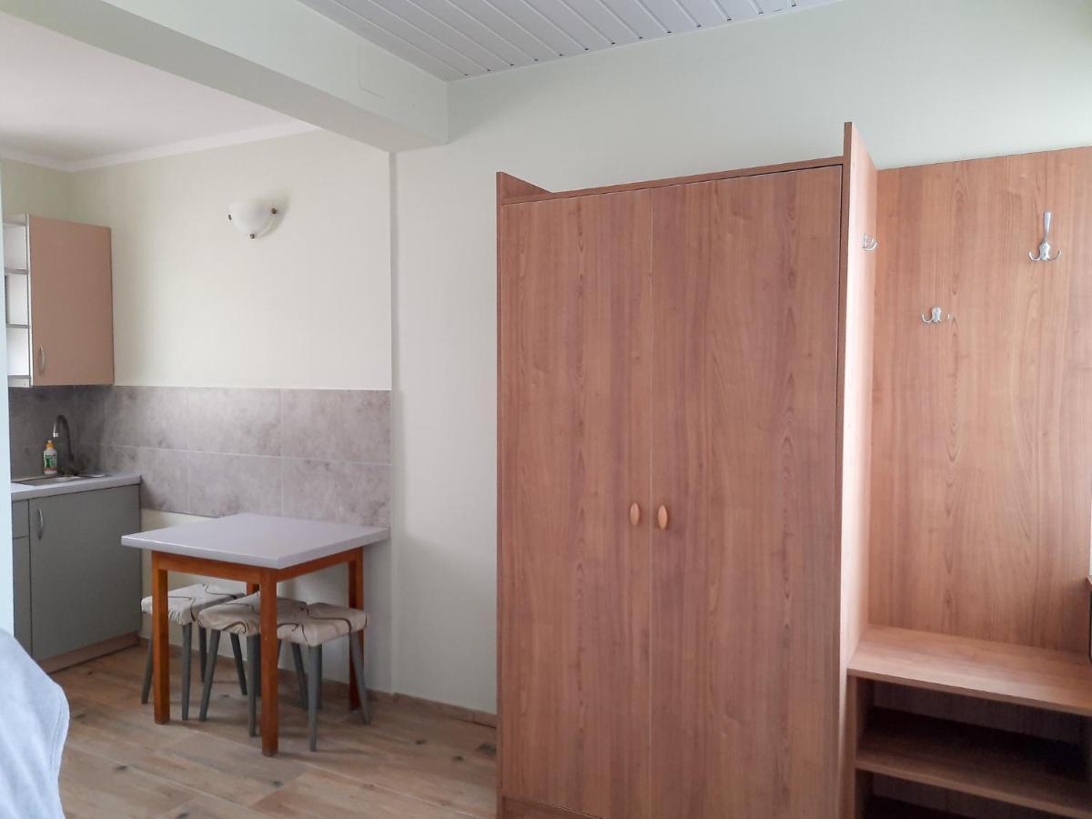 Hotel Dom Wczasowy Lodzianka Mrzeżyno Esterno foto
